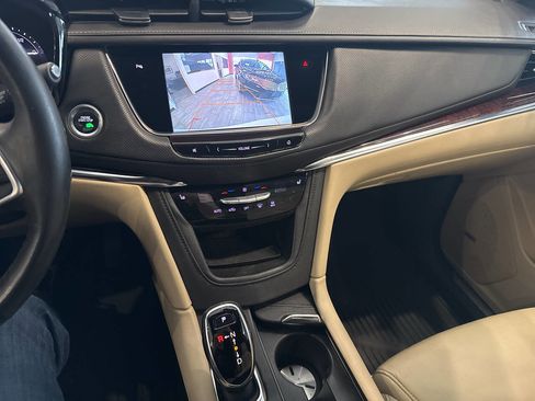 Used 2017 Cadillac XT5 Luxury AWD/4WD image 32