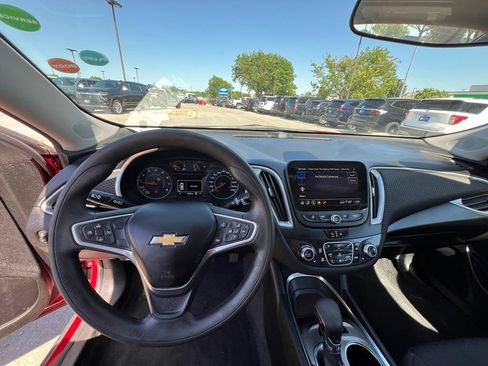 Used 2022 Chevrolet Malibu LT FWD image 35