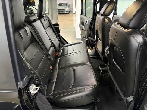 Used 2022 Jeep Wrangler Unlimited Sahara w/ Cold Weather Group AWD/4WD image 15