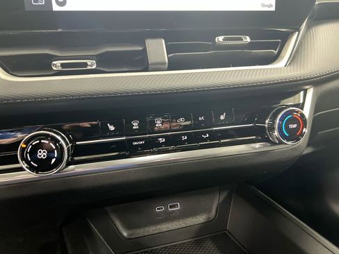 New 2026 Chevrolet Equinox LT w/ Safety and Technology Package image 17