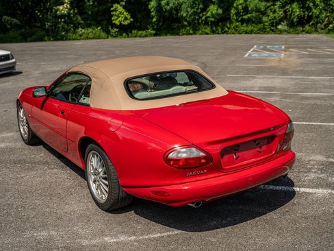 Used 1999 Jaguar XK8 Convertible RWD image 11