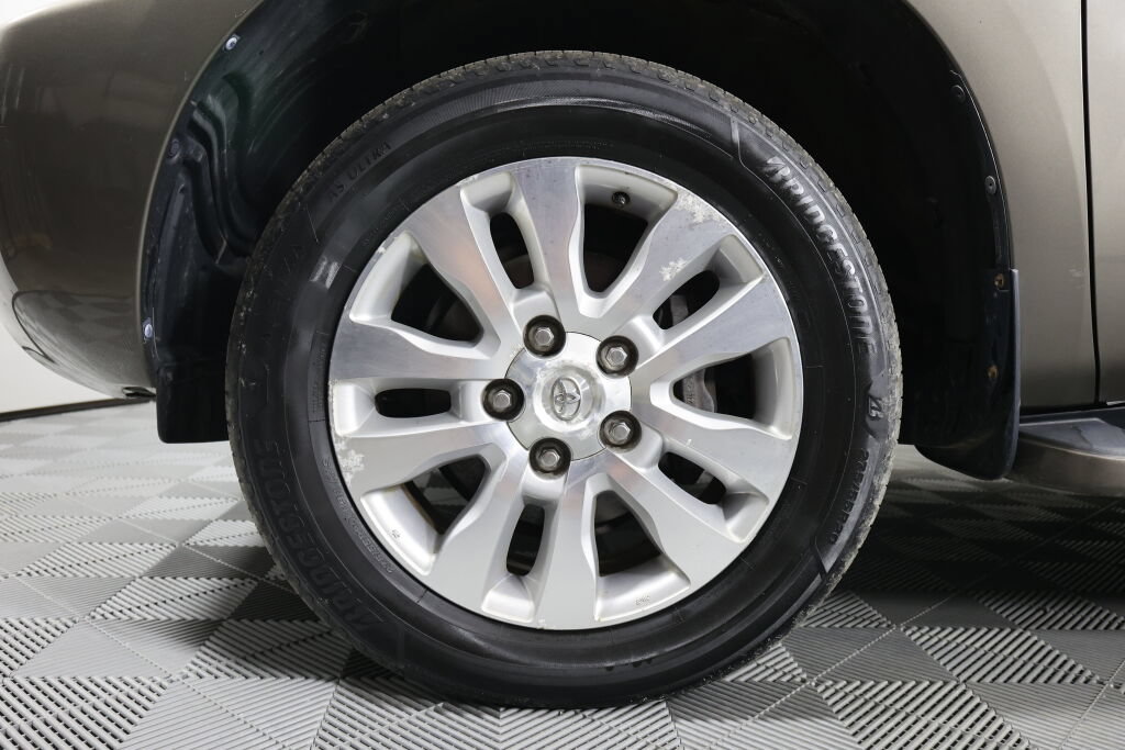 Used 2014 Toyota Sequoia Platinum AWD/4WD image 9