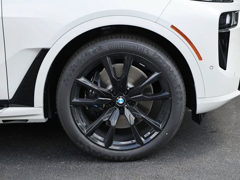 New 2027 BMW X7 xDrive40i w/ M Sport Package AWD/4WD image 5
