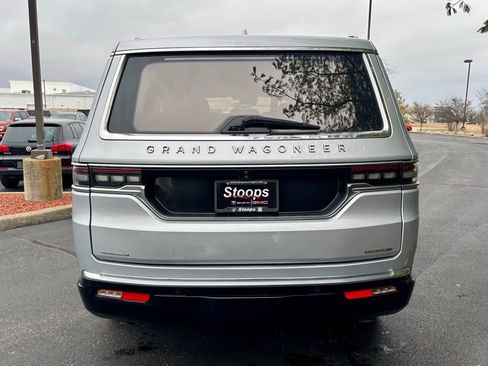 Used 2022 Jeep Grand Wagoneer Series III w/ Rear Seat Video Group 1 image 6
