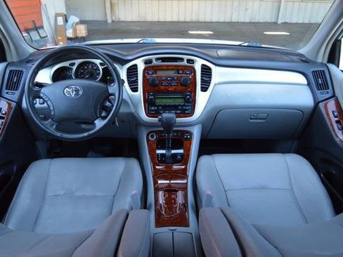 Used 2004 Toyota Highlander Limited AWD/4WD image 16