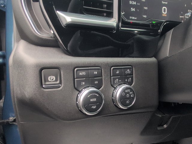 Used 2024 GMC Sierra 2500 SLT w/ SLT Convenience Package AWD/4WD image 33