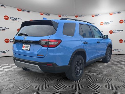 Used 2024 Honda Pilot TrailSport image 7