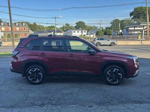 Used 2025 Subaru Forester Premium w/ Protection Package (1PH) AWD/4WD image 9