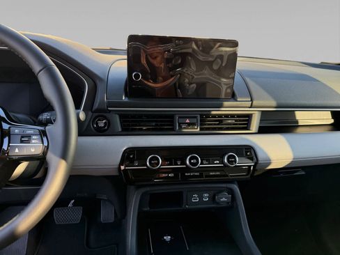 Used 2025 Honda Pilot EX-L image 11