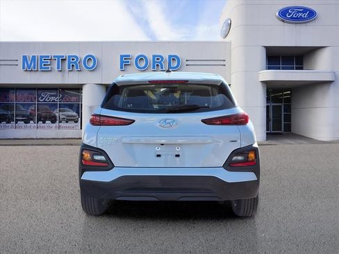 Used 2021 Hyundai Kona SE image 5