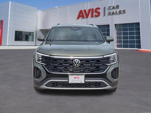 Used 2025 Volkswagen Atlas Cross Sport SEL AWD/4WD image 2
