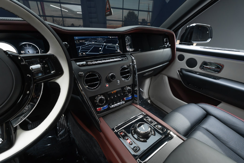 Used 2026 Rolls-Royce Cullinan AWD/4WD image 36