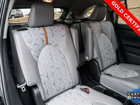Certified 2023 Toyota Highlander Bronze Edition image 30