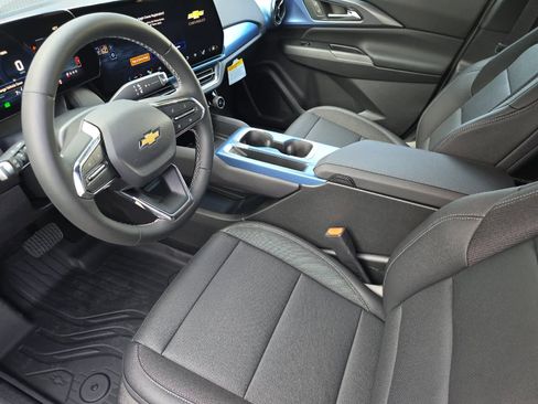 New 2026 Chevrolet Equinox EV LT image 11