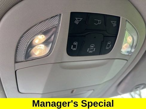 Used 2023 Chrysler Pacifica Touring-L FWD image 26