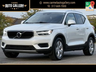 Used 2022 Volvo XC40 T4 Momentum