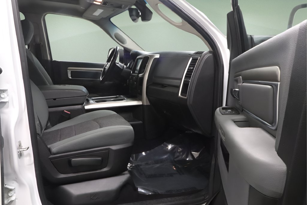 Used 2019 RAM 1500 Warlock AWD/4WD image 14