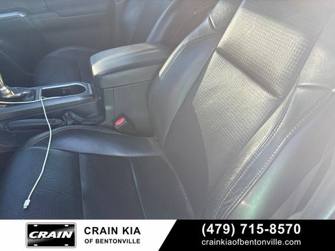 Used 2022 Toyota Tacoma TRD Off-Road w/ TRD Premium Off Road Package AWD/4WD image 14