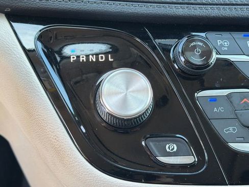 Used 2018 Chrysler Pacifica Limited w/ Advanced Safetytec Group image 31