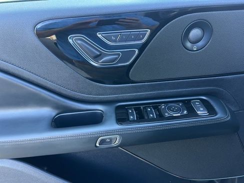 Certified 2025 Lincoln Aviator AWD w/ Jet Appearance Package image 47