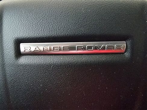 Used 2019 Land Rover Range Rover Velar R-Dynamic SE image 22