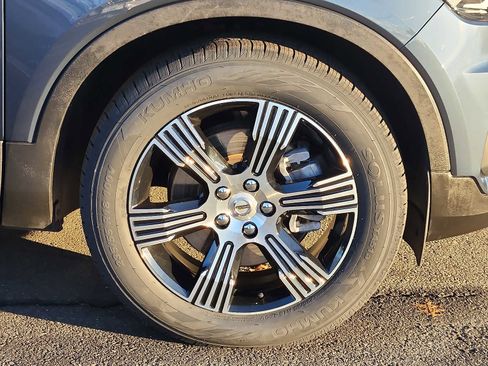 Used 2021 Volvo XC40 T5 Inscription w/ Protection Package Premier image 7