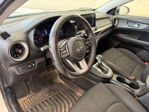 Used 2020 Kia Forte LXS FWD image 11