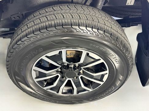 Used 2022 Toyota Tacoma TRD Sport w/ Technology Package AWD/4WD image 34