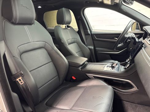 Used 2026 Jaguar F-PACE R-Dynamic S AWD/4WD image 31