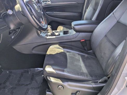 Used 2021 Jeep Grand Cherokee Laredo X RWD image 16