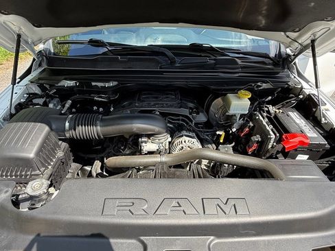Used 2022 RAM 1500 Laramie AWD/4WD image 12