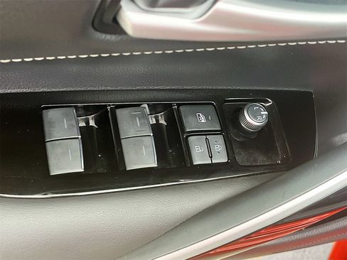 Used 2019 Toyota Corolla XSE image 17