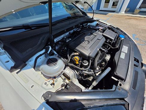 Used 2015 Volkswagen GTI S FWD image 28