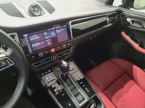 New 2026 Porsche Macan image 20
