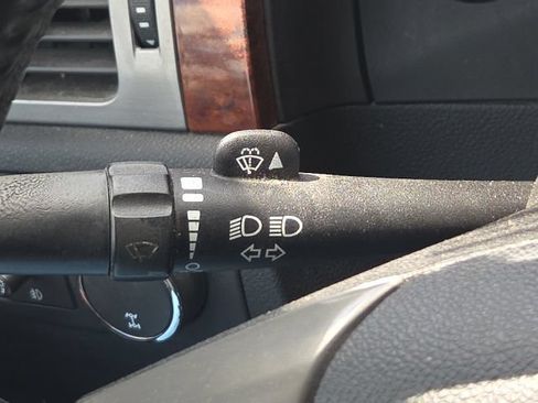 Used 2010 Chevrolet Avalanche LTZ AWD/4WD image 31