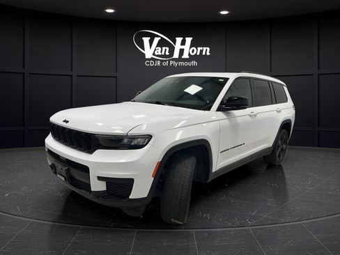 Used 2024 Jeep Grand Cherokee L Altitude AWD/4WD image 3