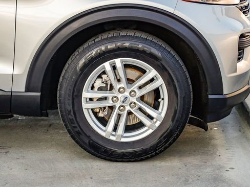 Used 2020 Ford Explorer XLT image 10