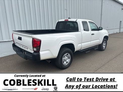 Used 2022 Toyota Tacoma 4x4 Access Cab image 8
