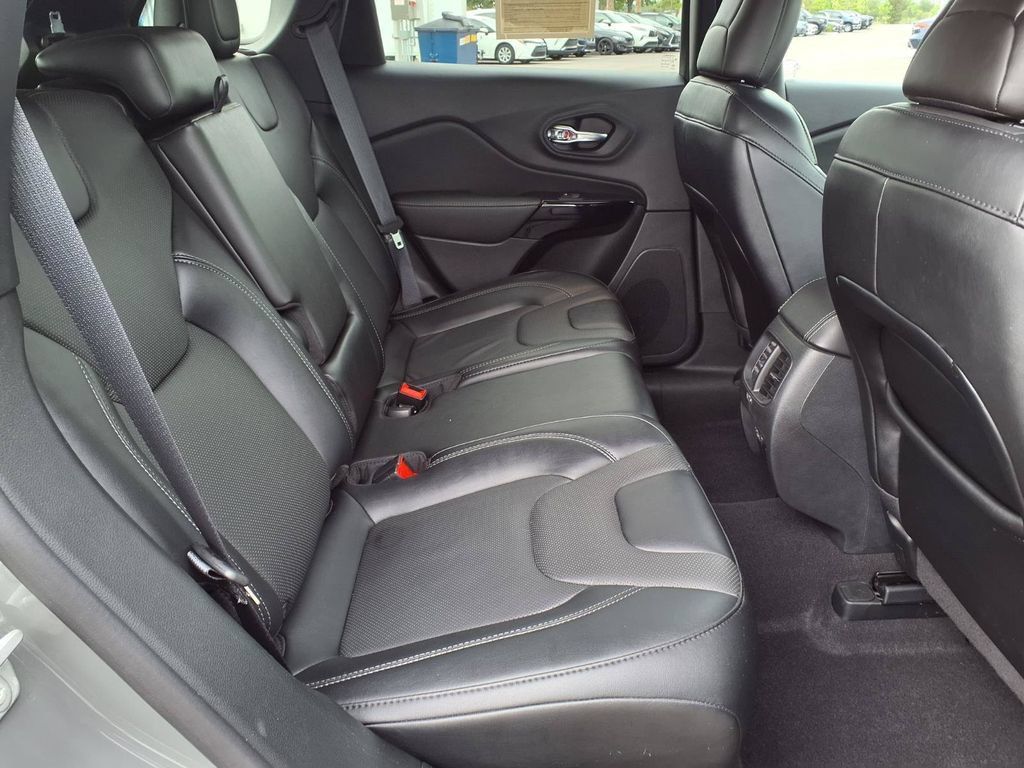 Used 2023 Jeep Cherokee Altitude Lux w/ Lux Elite Package AWD/4WD image 16