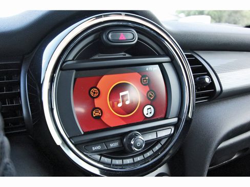 Used 2019 MINI Cooper 2-Door Hardtop FWD image 26