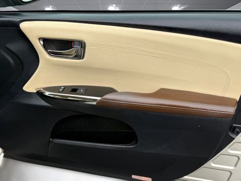 Used 2014 Toyota Avalon XLE image 33