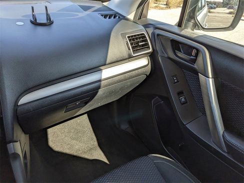 Used 2018 Subaru Forester 2.5i Premium w/ All-Weather Package image 19