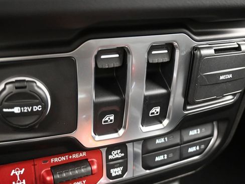 New 2025 Jeep Wrangler Rubicon w/ Xtreme 35 Tire Package image 21