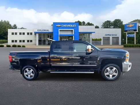 Used 2019 Chevrolet Silverado 2500 LTZ w/ Duramax Plus Package image 3