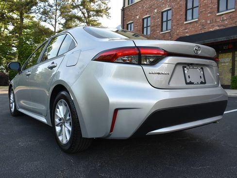 Used 2021 Toyota Corolla XLE FWD image 35