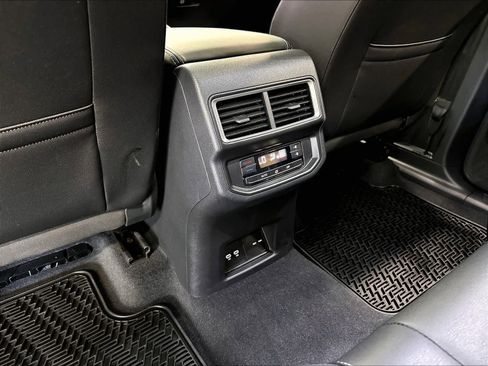 Certified 2026 Volkswagen Atlas SE w/ Panoramic Sunroof Package FWD image 13