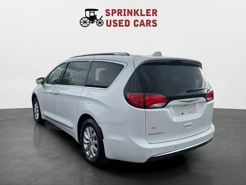 Used 2018 Chrysler Pacifica Touring-L Plus image 13