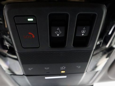 New 2025 Mitsubishi Outlander SE image 28