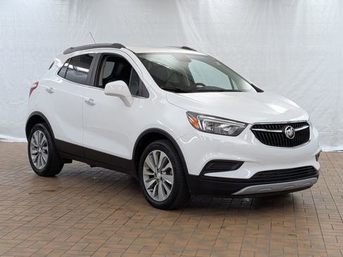 Used 2020 Buick Encore Preferred image 1