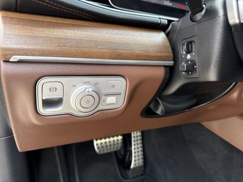 Used 2024 Mercedes-Benz GLS 450 4MATIC image 47